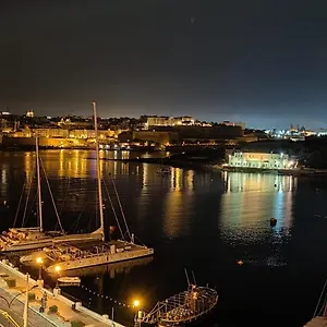 Отель Marina, Слима