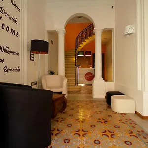 Хостел Corner, Слима